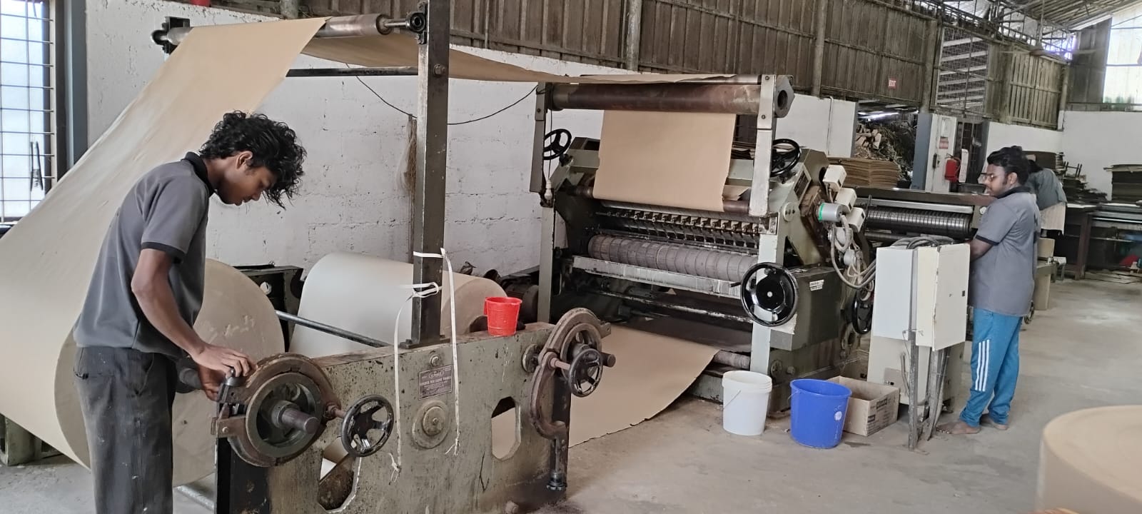 Corrugated box production machine
